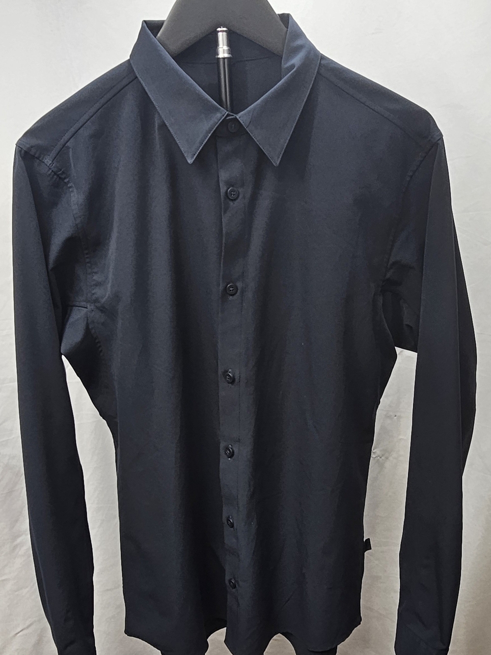 Lululemon Men's Long Sleeve Button D Classic Men's  Dress Shirt - Navy